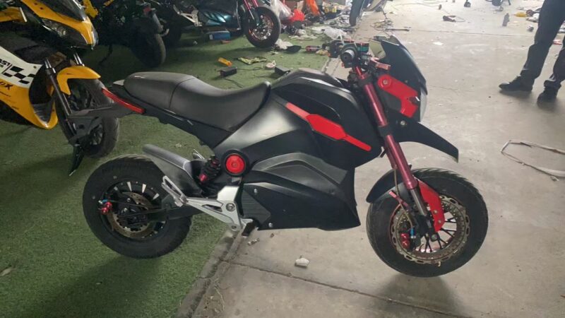 M5 Electric Motorcycle - Image 9